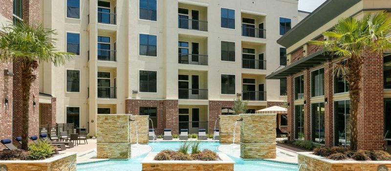 2626 Fountain View; One and two bedroom pet friendly luxury apartments in convenient Uptown Houston